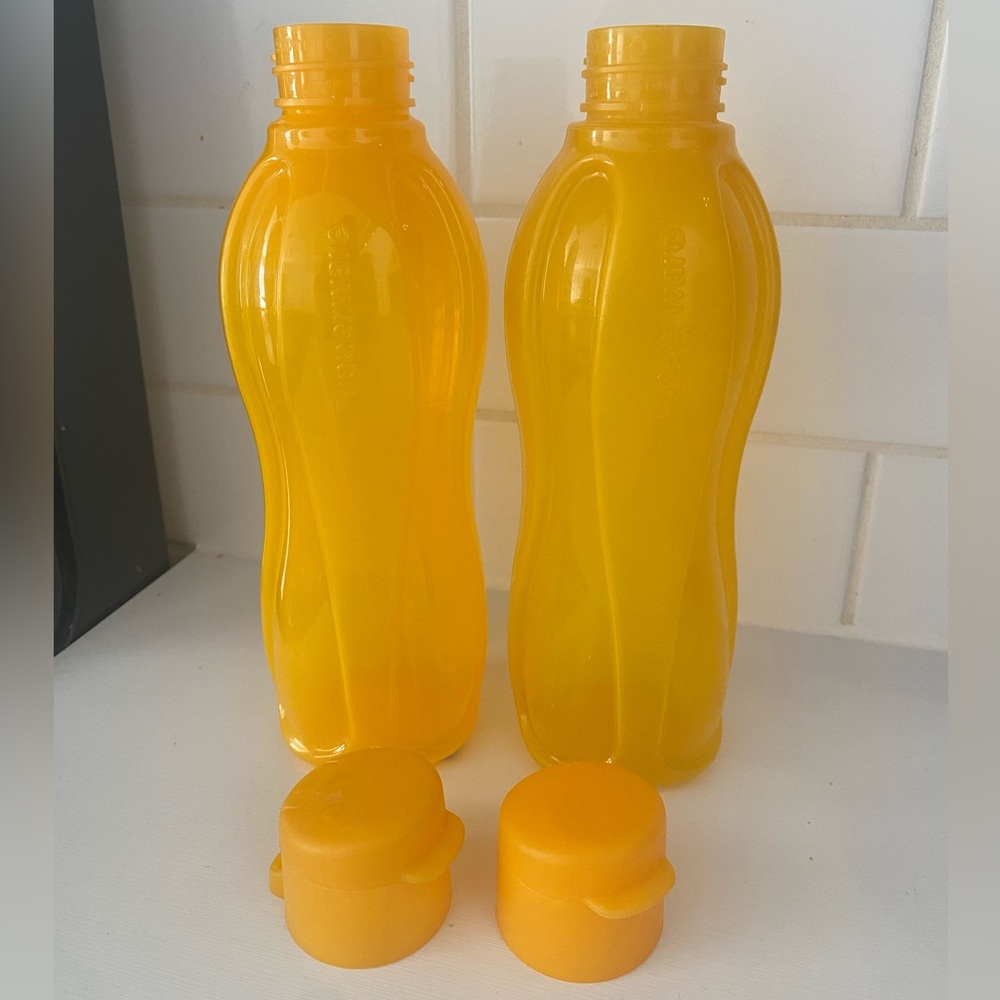 2 Tupperware bottles